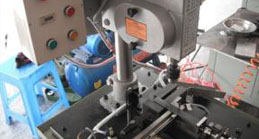 選擇好的(de)自動攻絲機廠(chǎng)家