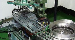 鑽孔攻牙複合機的(de)功能(néng)