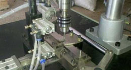 全自動攻牙機深孔攻牙的(de)最佳方法