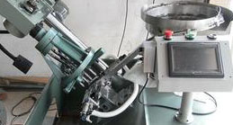 全自動多軸攻牙機的(de)性能(néng)特點